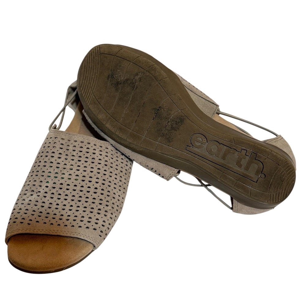 Earth Origins Taupe Perforated Suede Bungee Strap Sandals Women Size 8/8.5 Shoes - Picture 4 of 4